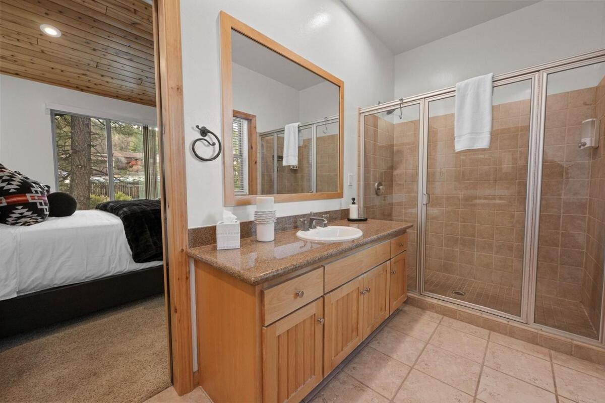 New Serenity Lodge Base Of Snow Summit Hot Tub 빅 베어 레이크 외부 사진